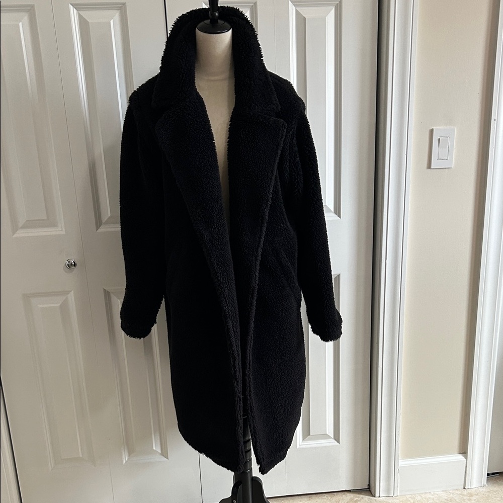 Alo Women's Black Faux Fur trench open front winter jacket Teddy Coat